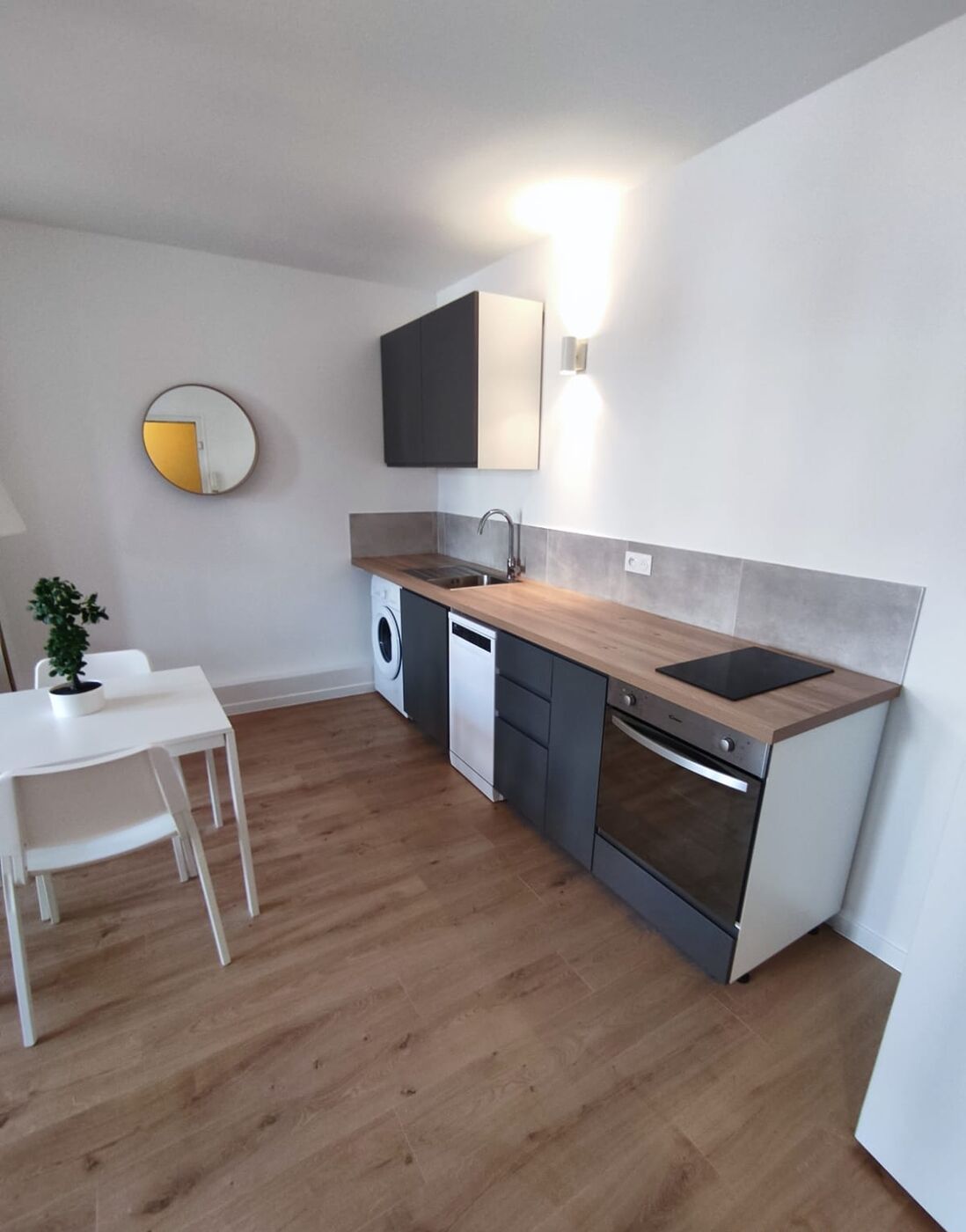 Cuisine équipée posée après rénovation complète de l'appartement